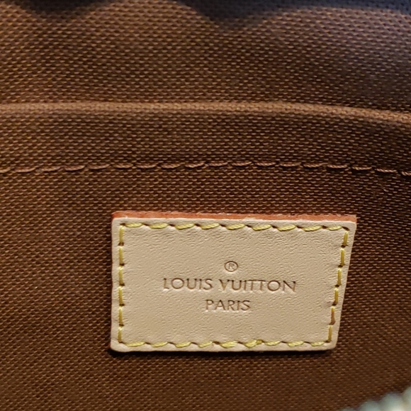 💯% authentic MULTI POCHETTE~Louis Vuitton - Picture 13 of 15
